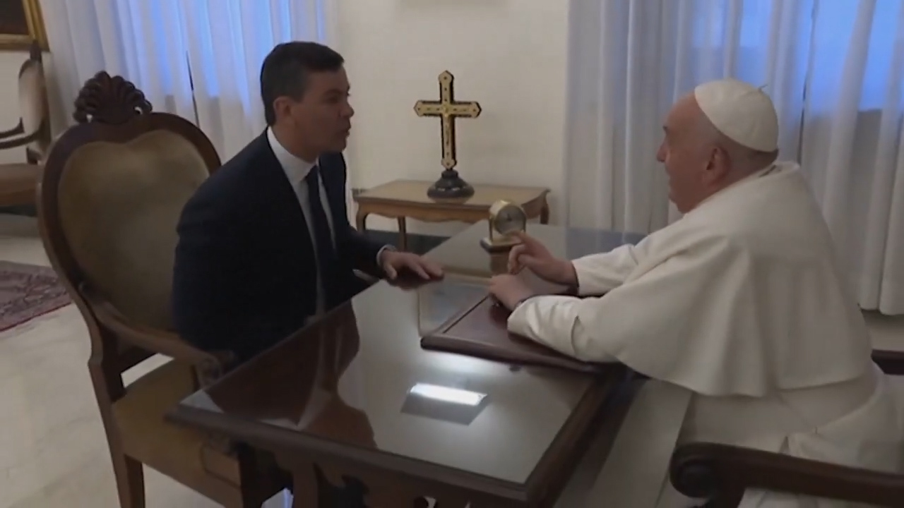 Papa y presidente de Paraguay abordan la lucha contra la pobreza